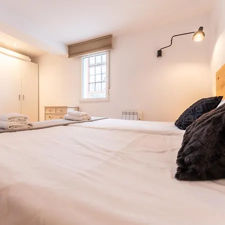 Apartment Warm And Inviting, Location By Urbanhosting