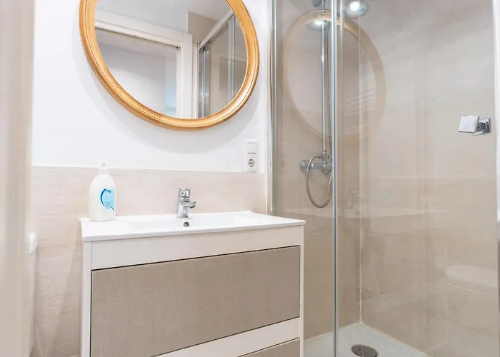 Warm And Inviting, Location By Urbanhosting Apartament Santander