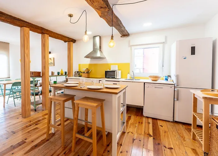 Warm And Inviting, Location By Urbanhosting Santander