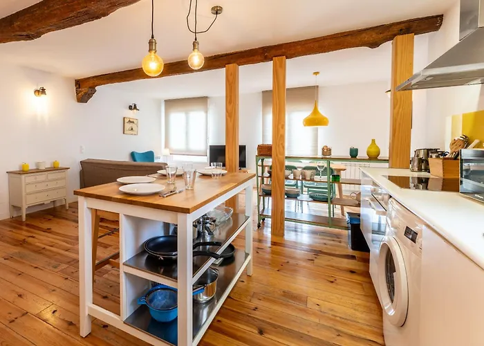 Warm And Inviting, Location By Urbanhosting * Santander